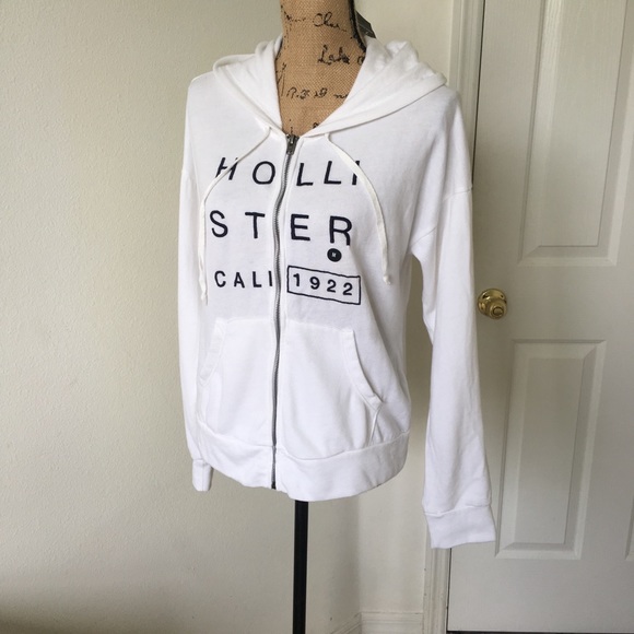 Hollister Sweaters - !!sale😍Holister hoodie brand new size m😍!!!
